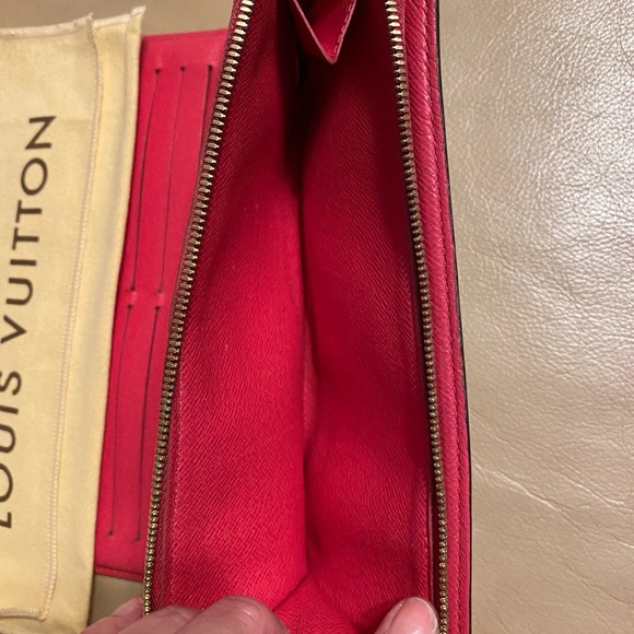 Louis Vuitton Isolite Wallet - Picture 8 of 11